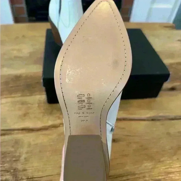 Rag & Bone Razor Boot ~Antq White~9.5 / 39.5 ~ NEW IN BOX WITH DUST BAG TOO 😳!! - Picture 5 of 11